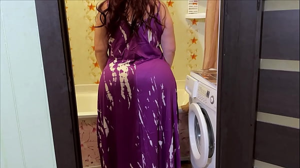 Mature MILF with a big ass went to the bathroom but had sex
